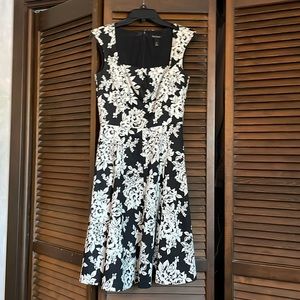 White House Black Market black and white floral dress. Size 4